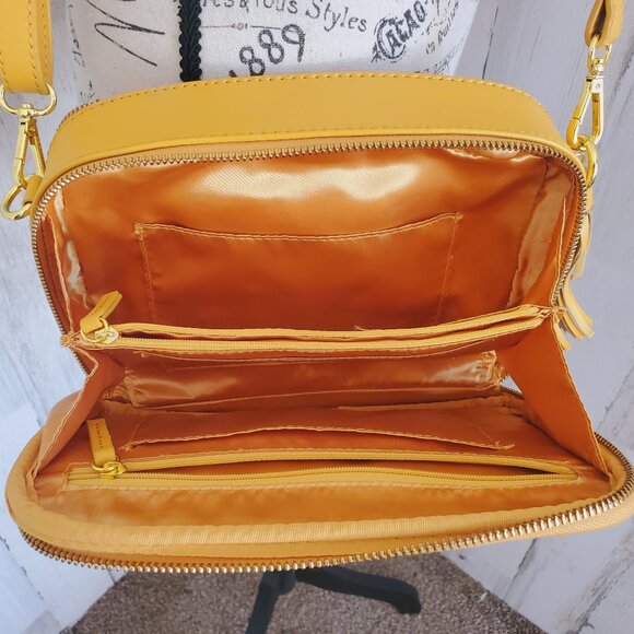 NWOT JOY & IMAN LEATHER DOUBLE ZIPPER CROSSBODY with RFID PROTECTION - Picture 6 of 8